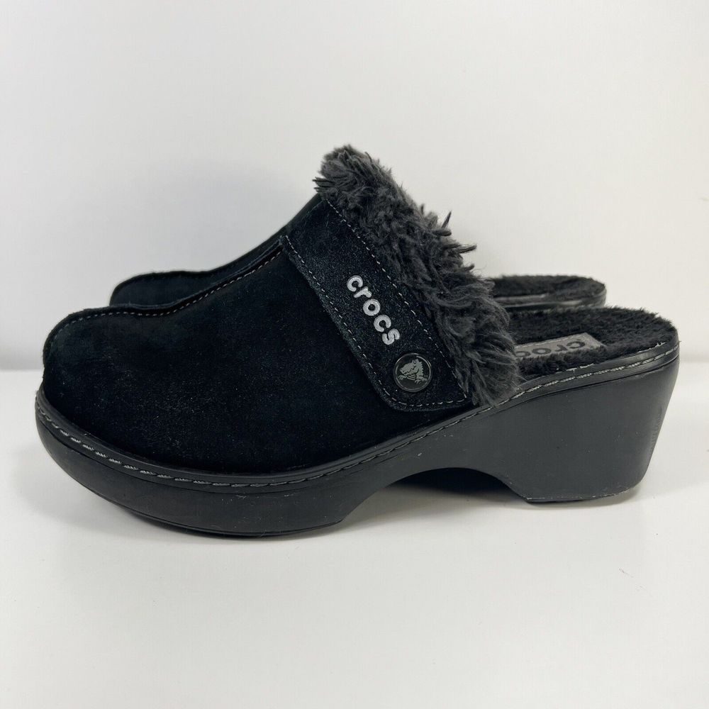 Crocs Cobbler Suede Leather Clogs Slip On Black Faux Fur Lining 11602 Womens 7